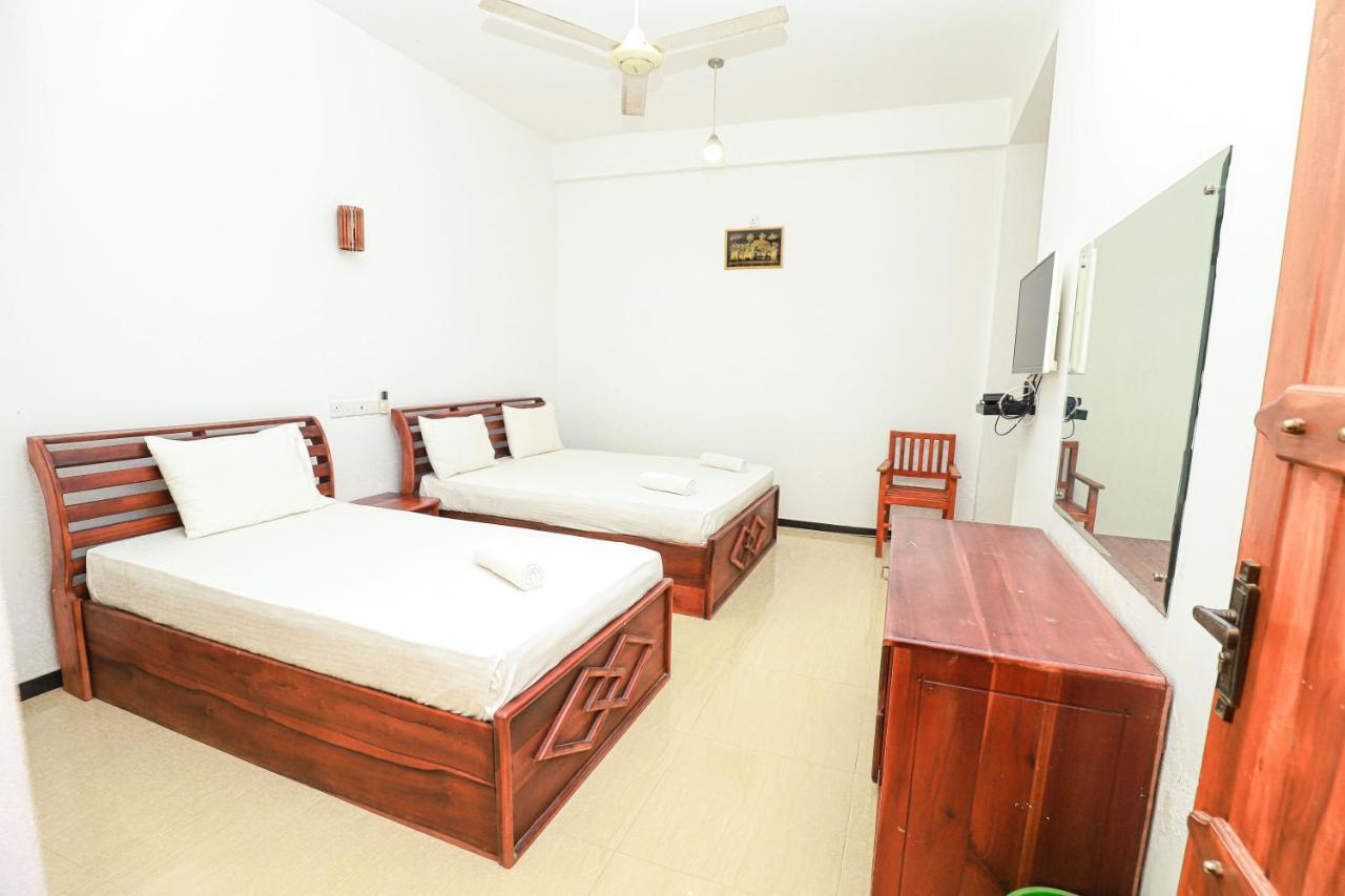 Yala Rich Lodge Tissamaharama Esterno foto